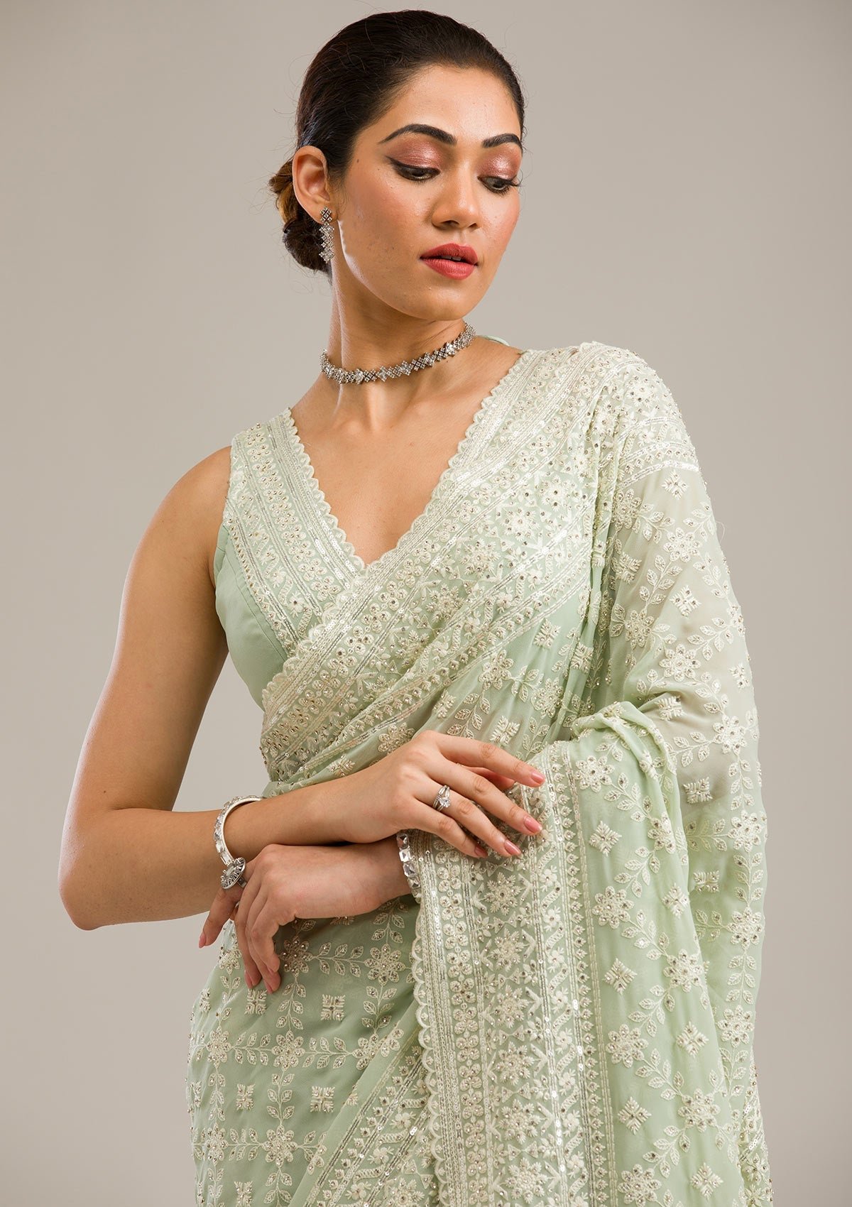 Bravix Elegant Pista Green Georgette Saree with Exquisite Threadwork - Image 6