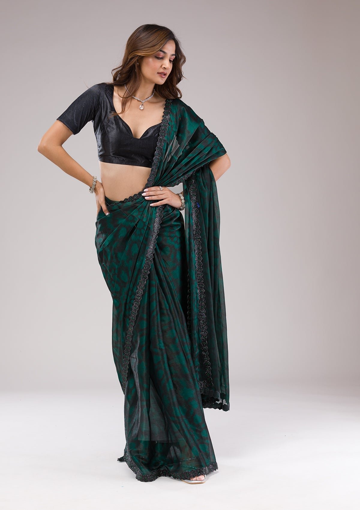 Bravix Elegant Green Organza Saree with Beautiful Prints